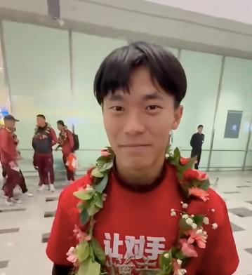 世界杯客户端安装说明-胡荷韬:亚军成绩有遗憾,要转化成动力;先回成都休整再冬训