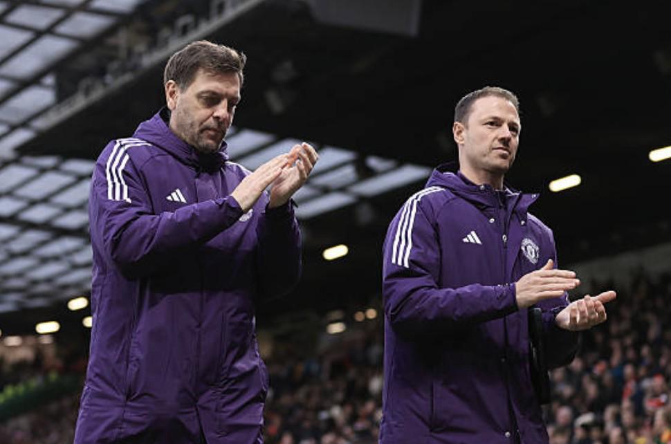 世界杯客户端安装说明-马奎尔:年轻中卫能被伍德盖特、埃文斯指导,这真是太棒了